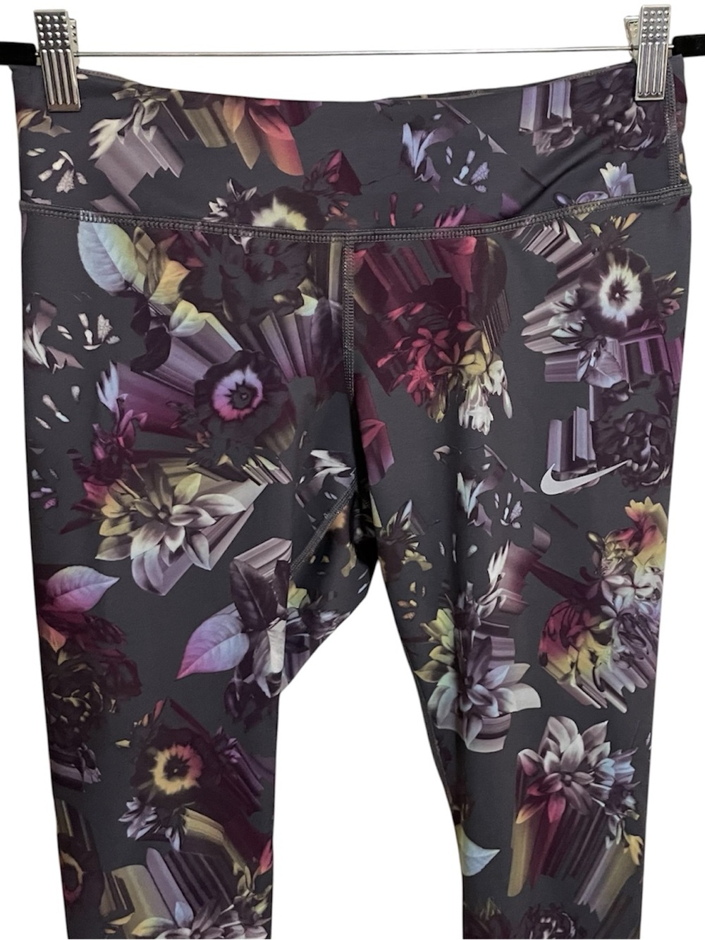 Nike Lux Floral Dri-Fit Print High-Rise Leggings - Picture 3 of 9